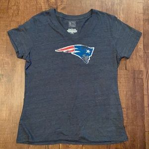 XL New England Patriots logo tee